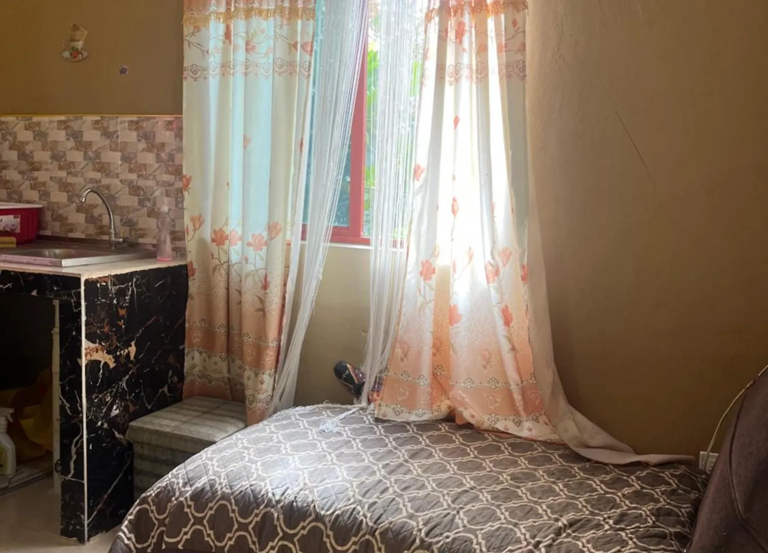 Budget Stay, Rich Experience Ранэвей-Бей Ямайка